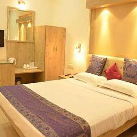 Rass Hotel Kanpur Dış mekan fotoğraf