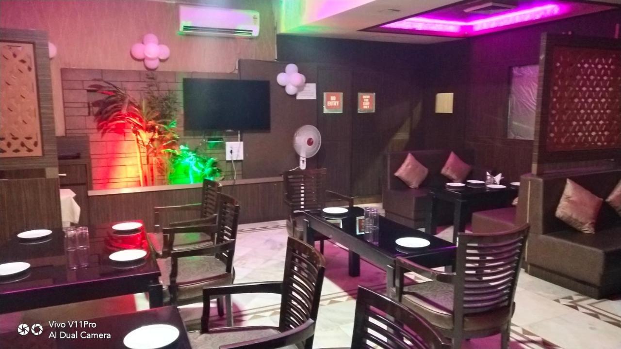 Rass Hotel Kanpur Dış mekan fotoğraf