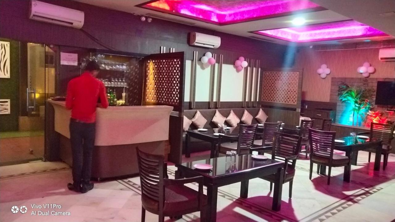 Rass Hotel Kanpur Dış mekan fotoğraf